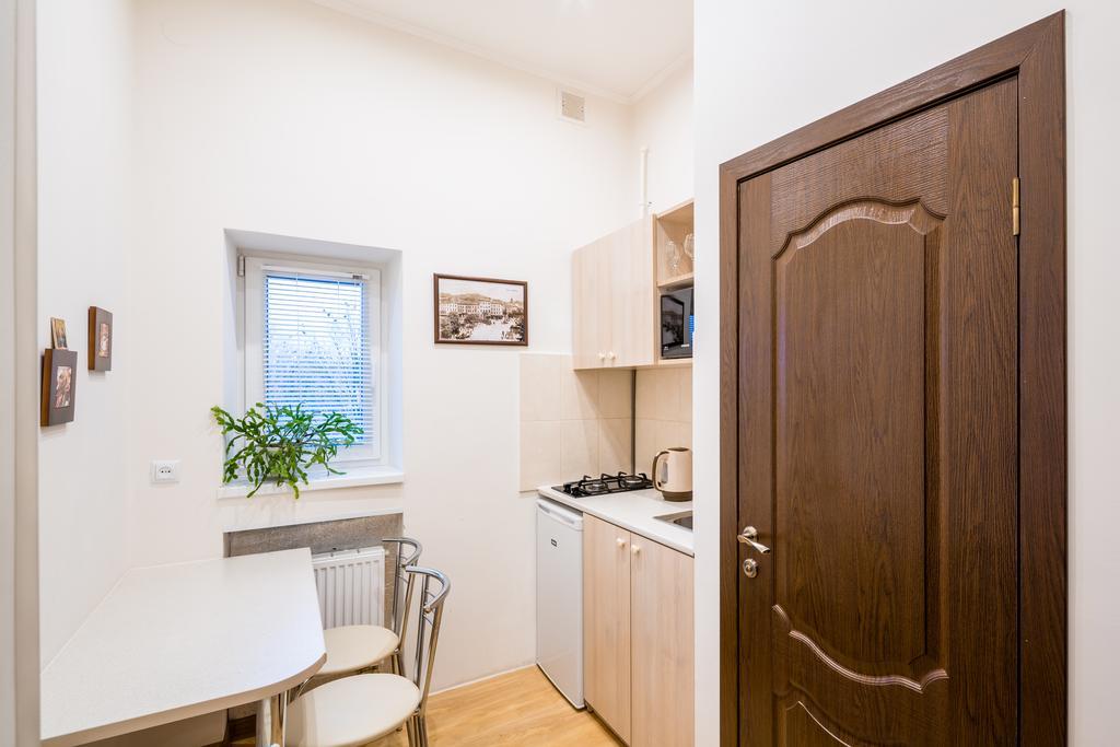 Apartment on Khmelnytskogo street Lviv Eksteriør bilde
