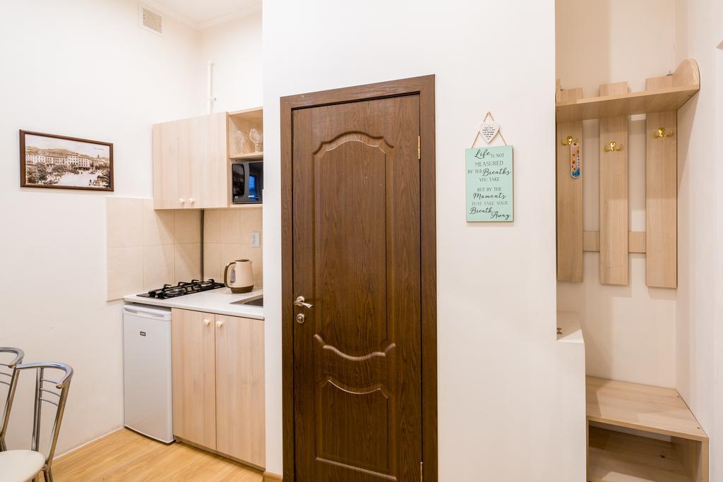 Apartment on Khmelnytskogo street Lviv Eksteriør bilde