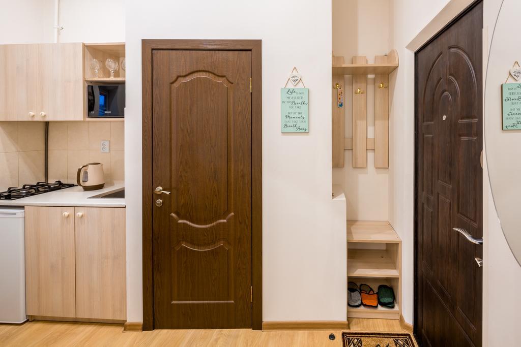 Apartment on Khmelnytskogo street Lviv Eksteriør bilde
